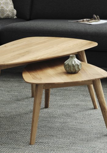 Bali soffbord SM, trekantigt - naturlig ek (set om 2)