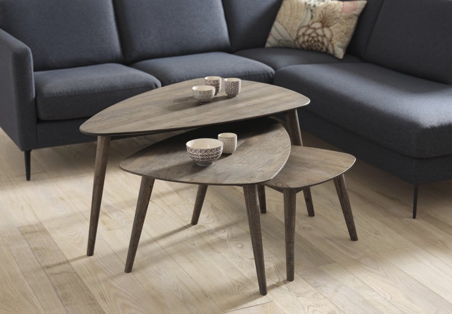 Bali Couchtisch SML, dreieckig - Räuchereiche (3er-Set)