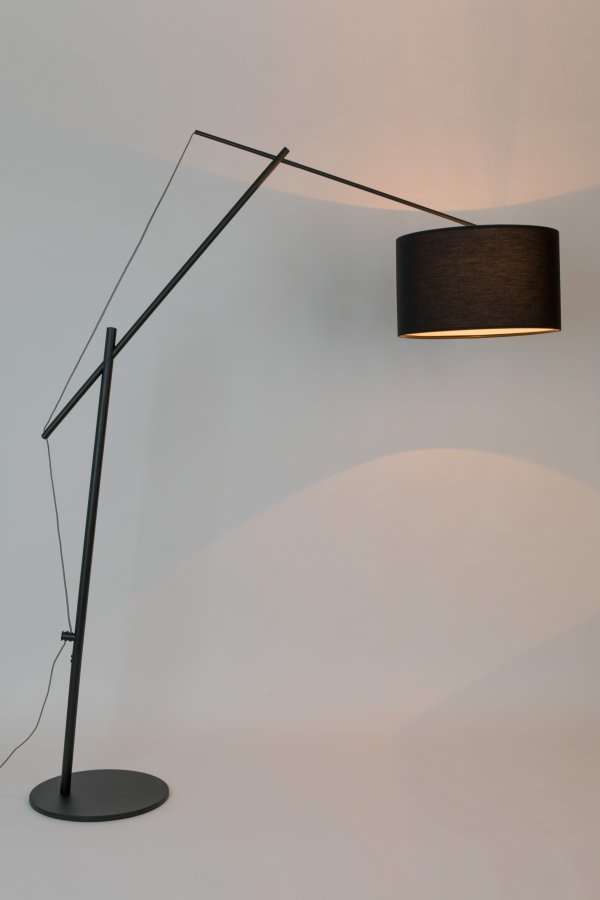 WHITE LABEL LIVING Tokio gulvlampe - svart jern