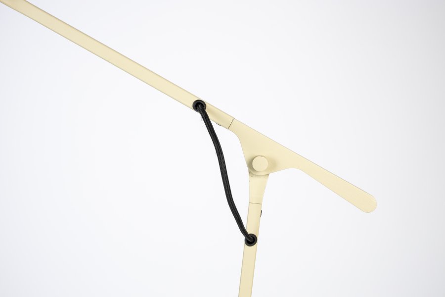 ZUIVER Lau gulvlampe - risbrunt jern