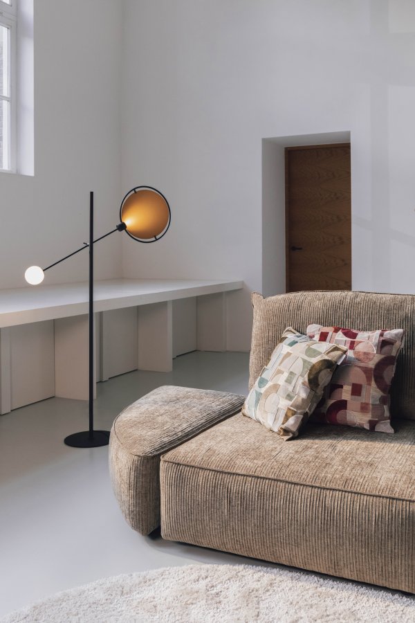 ZUIVER Sirius gulvlampe - svart jern