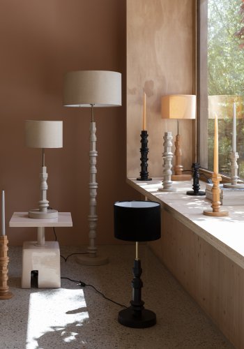 ZUIVER Totem gulvlampe - beige aluminium