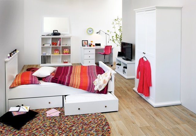 
TVILUM Paris garderobeskab - hvidt laminat, 2 låger, 4 hylder
