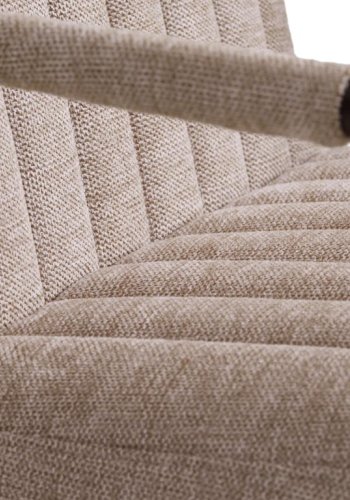 Trout Loungesessel mit Armlehnen – Sandstoff und schwarzes Metall