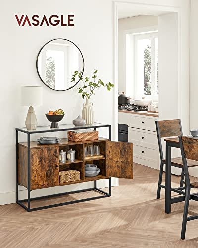 VASAGLE Sideboard, mit 2 Türen und Regal – Hartglas, rustikale braune Spanplatte und schwarzer Stahl