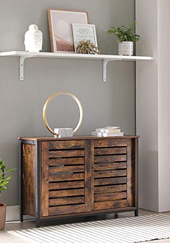 VASAGLE skjenk, m. 2 spaltedrer og 2 hyller - rustikk brun sponplate og sort stl