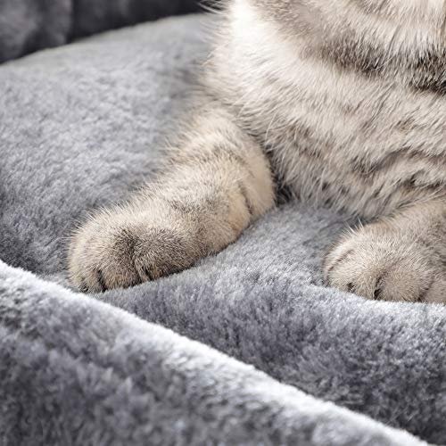 FEANDREA skrapestolpe, 5 niver, 2 plattformer, 2 huler, 2 pom-poms, 1 kurv - rykgr plysj