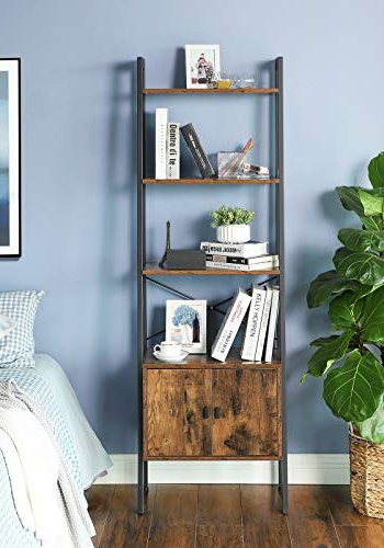 VASAGLE Leiterregal mit 4 Regalen und Schrank – rustikale braune Spanplatte und schwarzer Stahl
