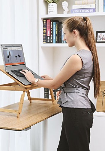 SONGMICS Laptop nattbord, sammenleggbart, hydejusterbart, 5 vippevinkler, luftehull, skuff - bambus