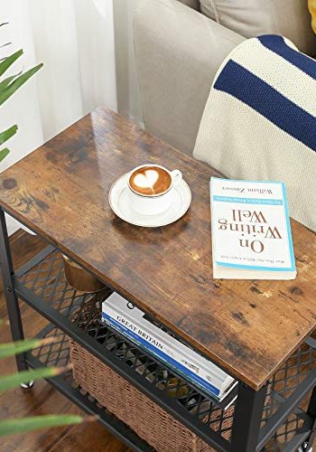 VASAGLE Beistelltisch, m. 2 Gitterablagen, rechteckig – rustikale braune Spanplatte und schwarzer Stahl (60x30)