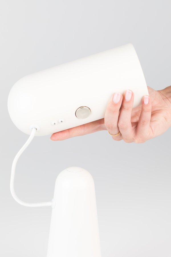 WHITE LABEL LIVING Vesper skrivebordslampe - hvitt jern