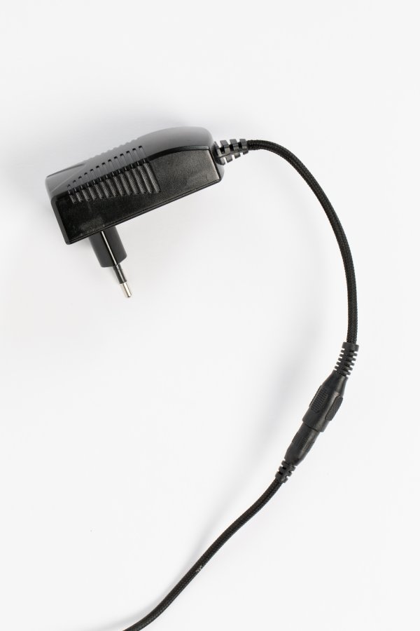 ZUIVER Sien bordlampe - naturlig rotting og brun valntt finish