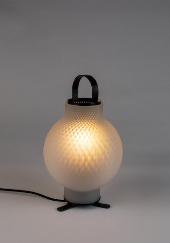 ZUIVER Nomad bordlampe - hvitt glass og jern