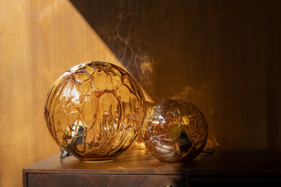 DUTCHBONE Lune bordlampe S - gull glass og jern