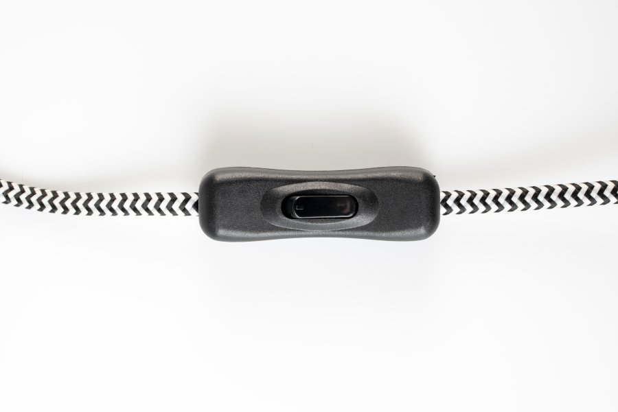 WHITE LABEL LIVING Landon bordlampe - svart jern