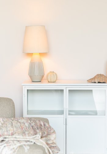 WHITE LABEL LIVING Aysa bordlampe - ekte aluminium