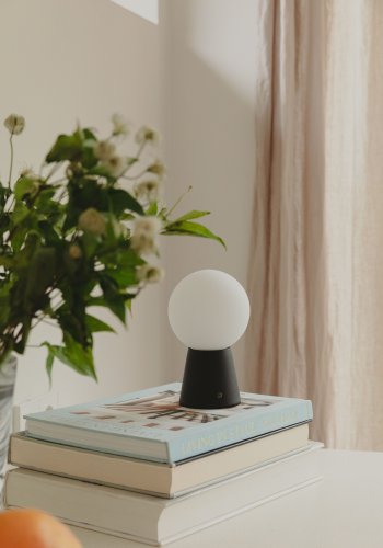 ZUIVER Stellar bordlampe, oppladbar - glass og sort