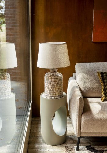 DUTCHBONE Russel bordlampe - ekte lin og keramikk