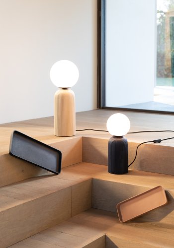 ZUIVER Dash bordlampe S - opalt glass og kongebl keramikk