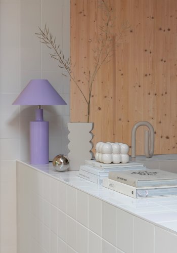 ZUIVER Wonders bordlampe - skinnende lilla jern