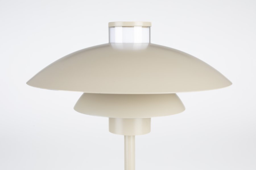 ZUIVER Cole bordlampe - beige metall og beige travertin