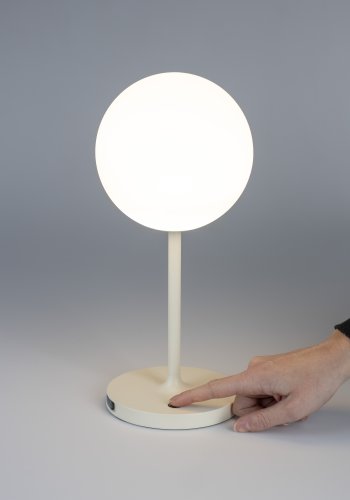 WHITE LABEL LIVING Hub bordlampe - polypropylen og beige