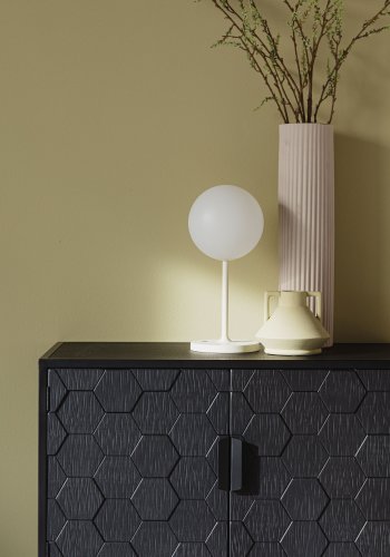 WHITE LABEL LIVING Hub bordlampe - polypropylen og beige