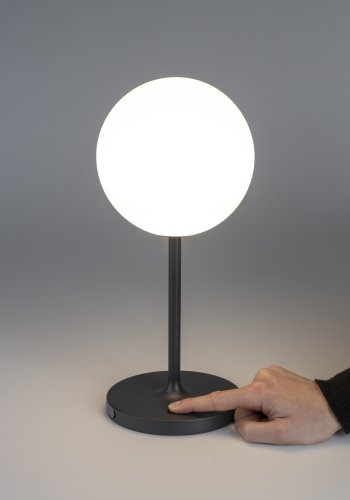 WHITE LABEL LIVING Hub bordlampe - polypropylen og bl