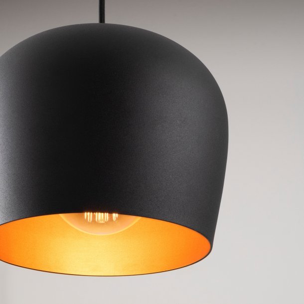 LUMI Chambry loftlampe - sort jern