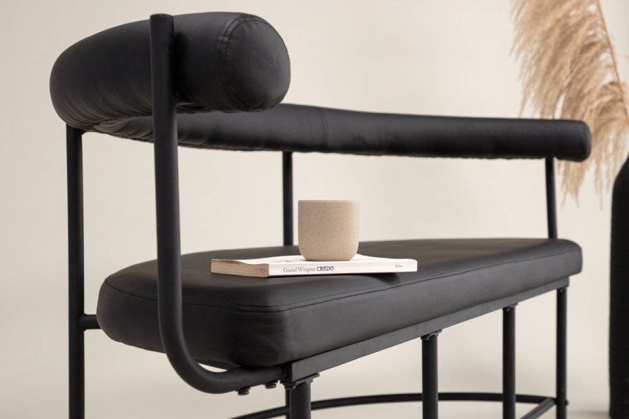 VINN KOLLEKSJON Stallhagen x Josefin Lustig benk, m. ryggsttte, halvmne - sort PU og sort stl