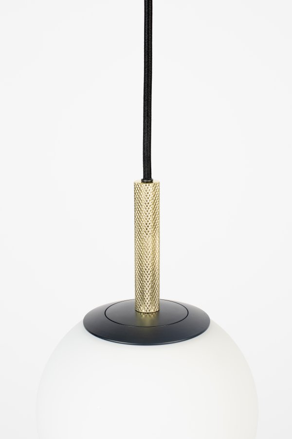 ZUIVER Orion taklampe 18 - opalt glass og sort metall