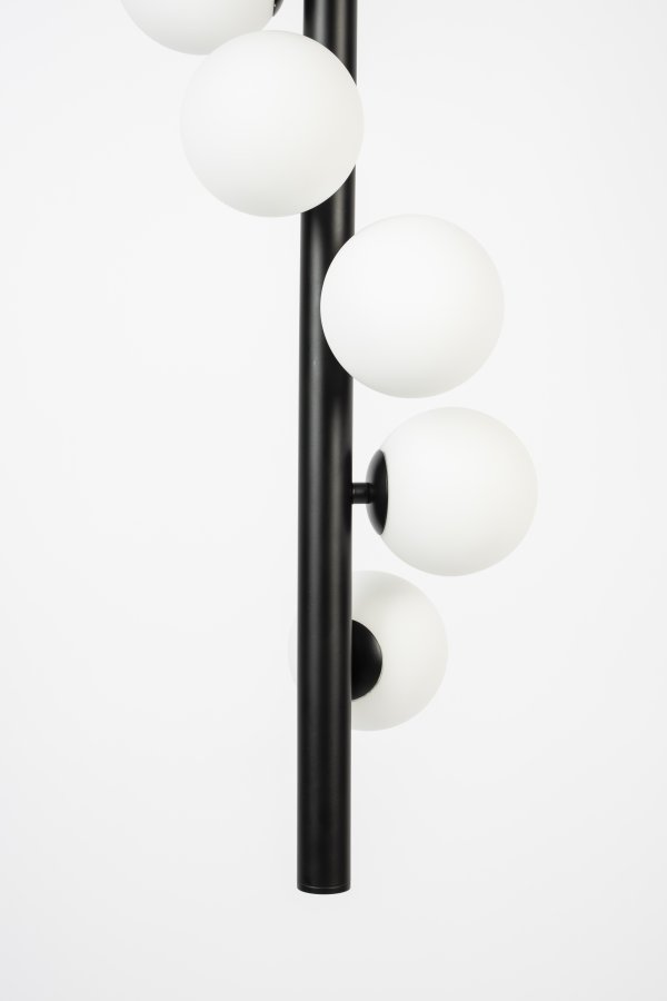 WHITE LABEL LIVING Monica Hvit taklampe - hvitt glass og svart