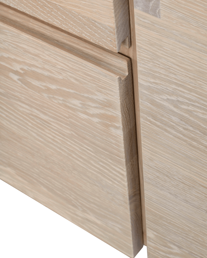 ROWICO Fred skjenk - hvitoljet eik, m. 2 skuffer og 3 drer 