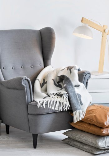 TK Oslo bordlampe - hvit metall og tre