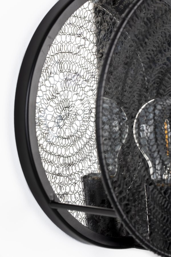 WHITE LABEL LIVING Lea Svart vegglampe - svart metall