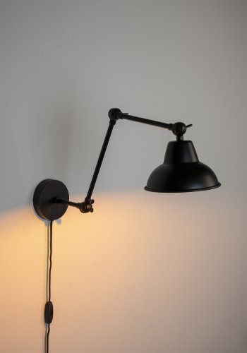 WHITE LABEL LIVING Xavi Svart vegglampe - svart jern