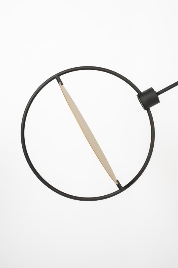 ZUIVER Sirius vegglampe - svart jern