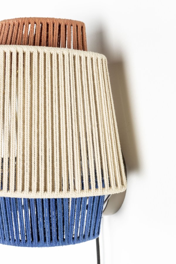 WHITE LABEL LIVING Yumi vegglampe - bl polyester