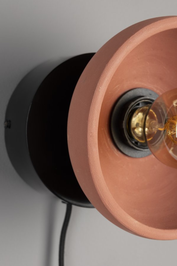 DUTCHBONE Zahra vegglampe - terra terracotta og sort metall