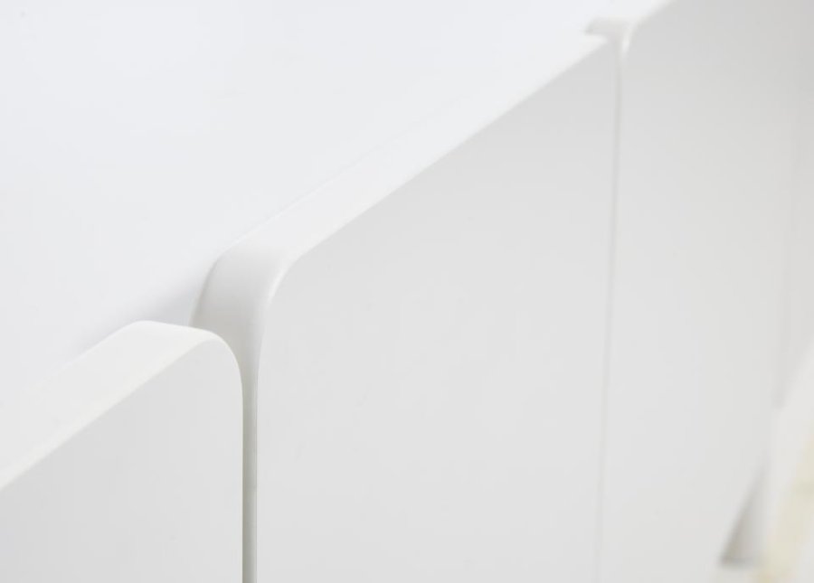 Bera sk�nk, m. 4 l�ger og 2 hylder - hvid MDF og jern (B:160)