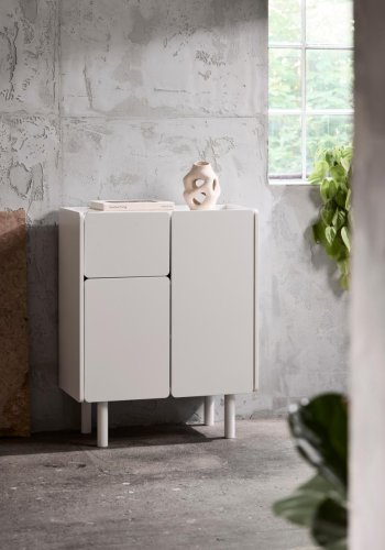 Bera skab, m. 3 l�ger og 2 hylder - hvid MDF og jern (H:100)