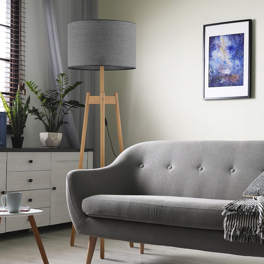 TK Perez gulvlampe - grtt stoff og naturlig tre