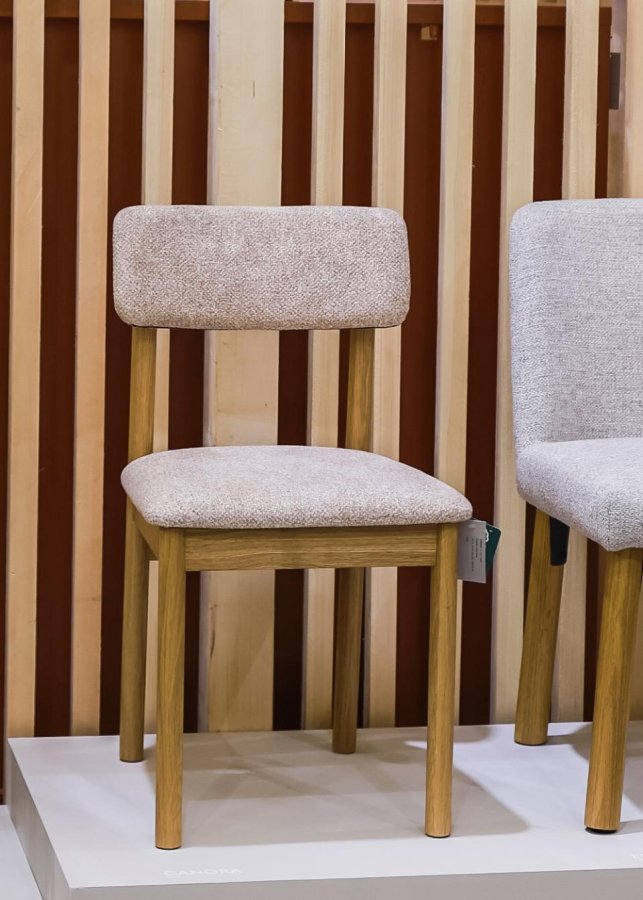 Canora spisebordsstol - sand boucl� polyester stof og natur egetr�