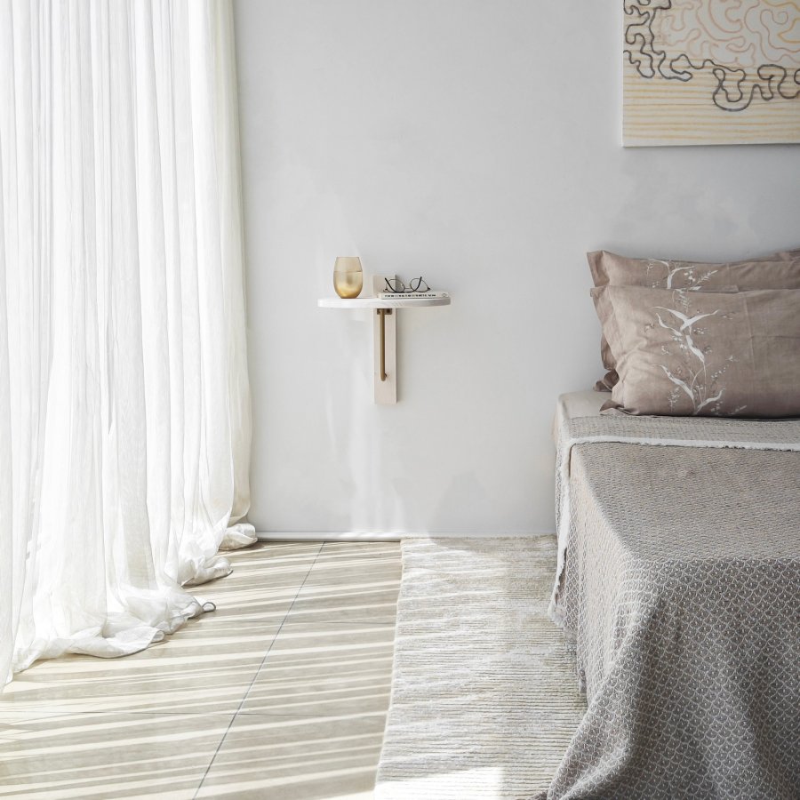 NORDVRK Reve vegghylle - hvitt tre og gullmetall