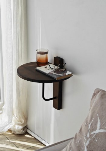 NORDVÄRK Reve vegghylle - valnttfarget tre og sort metall