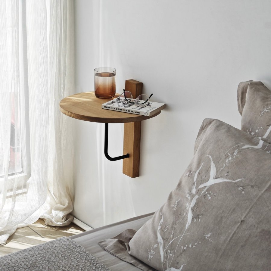 NORDVÄRK Reve vegghylle - naturlig eik og sort metall