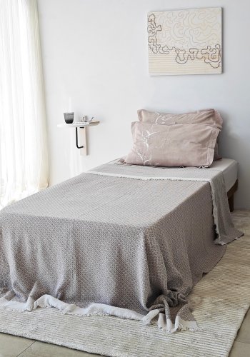 NORDVÄRK Reve vegghylle - hvitt tre og sort metall