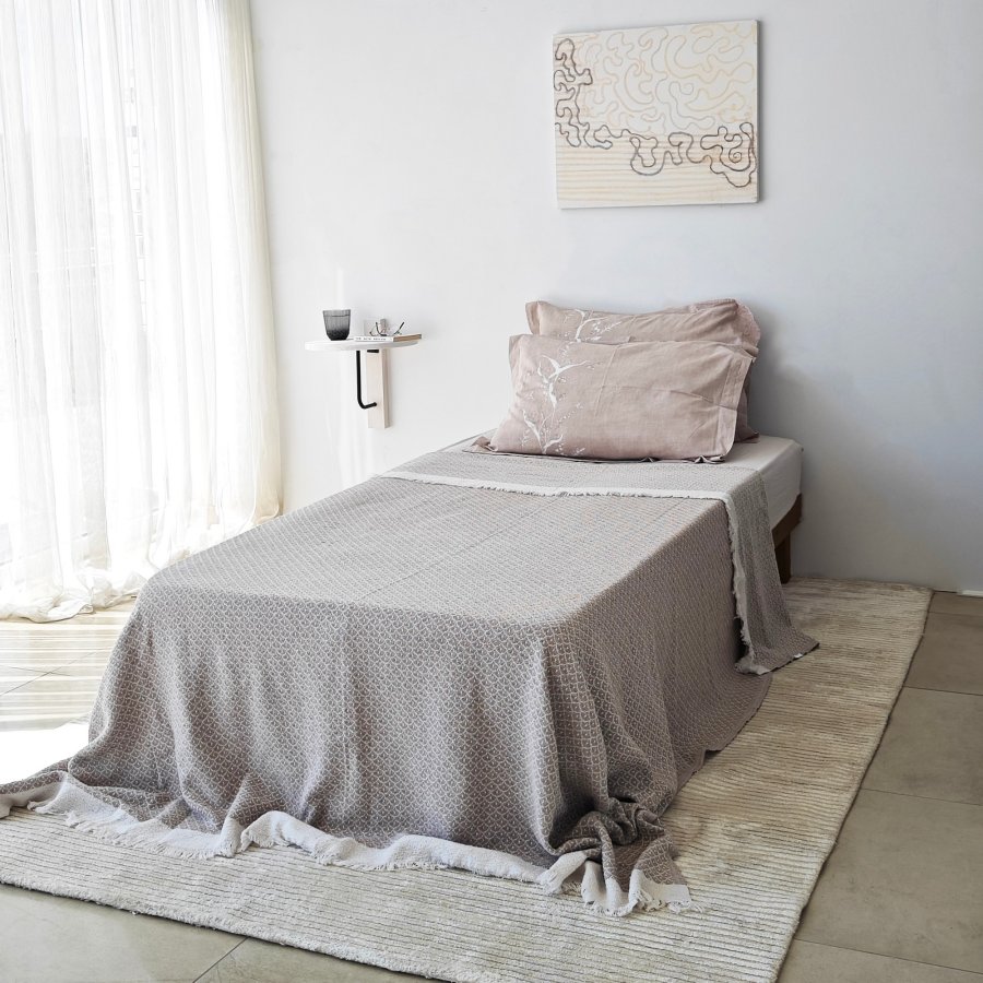 NORDVÄRK Reve vegghylle - hvitt tre og sort metall