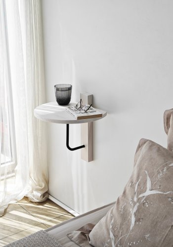 NORDVÄRK Reve vegghylle - hvitt tre og sort metall