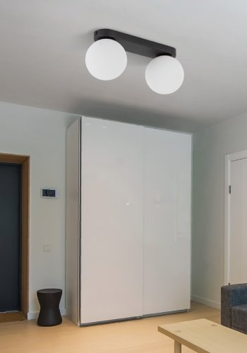 TK Mini loftlampe, m. 2 skjermer - hvitt glass og sort metall